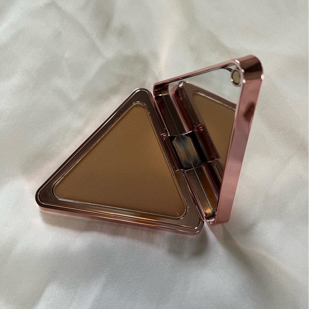 SOLD LYS No Limits Matte Bronzer in Shade “Motivate”